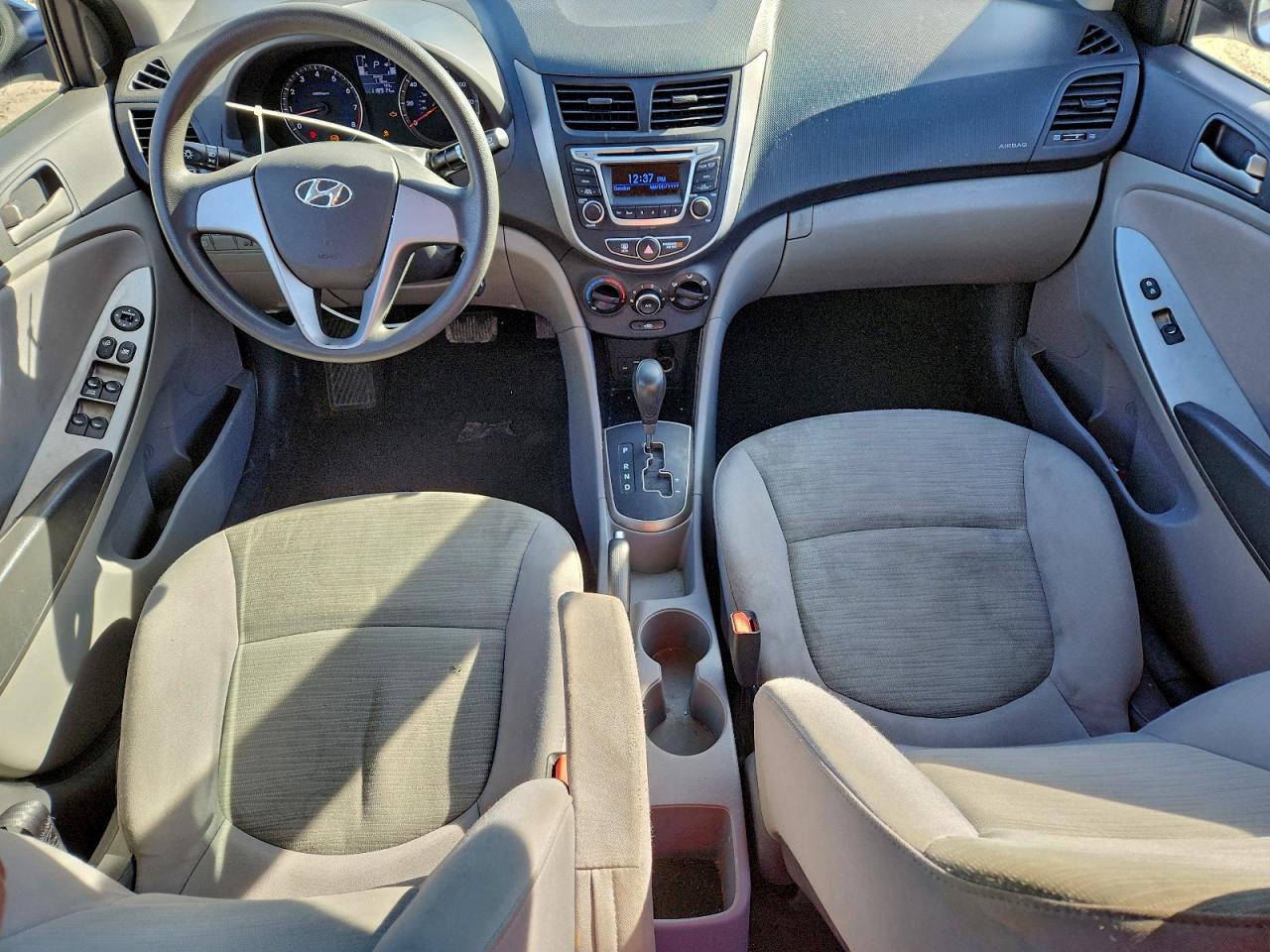 2017 HYUNDAI ACCENT SE photo 8