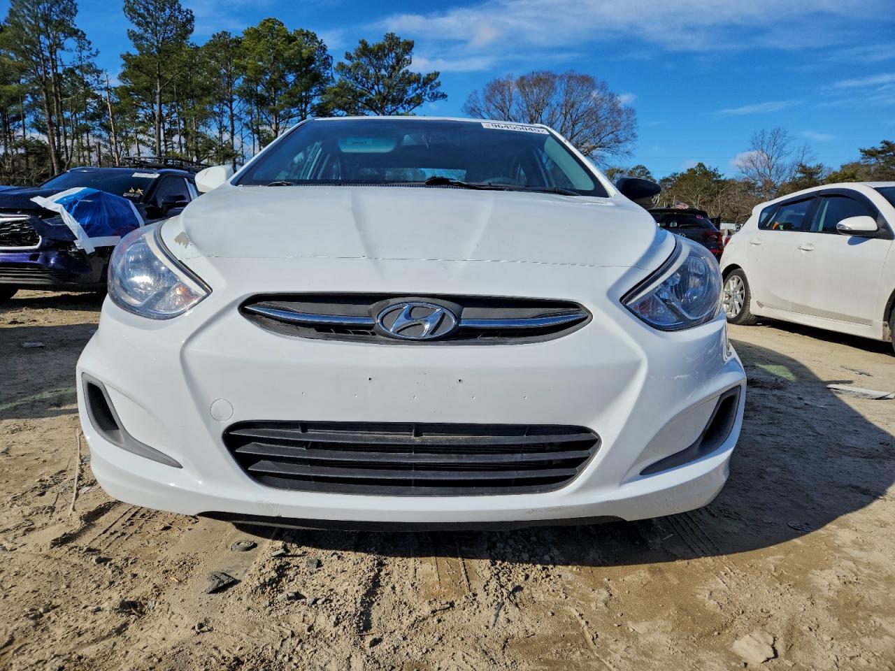 2017 HYUNDAI ACCENT SE photo 5