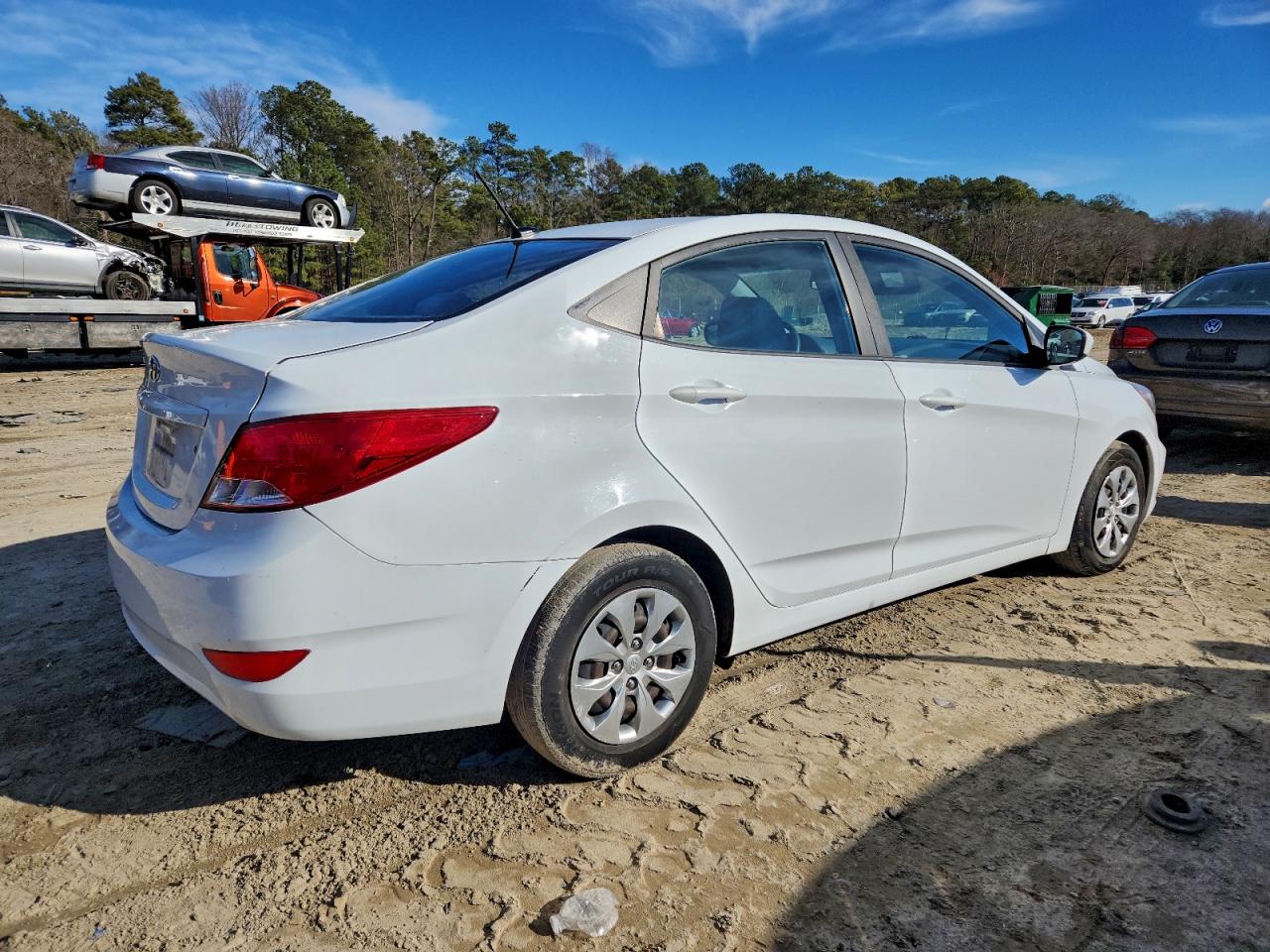 2017 HYUNDAI ACCENT SE photo 3