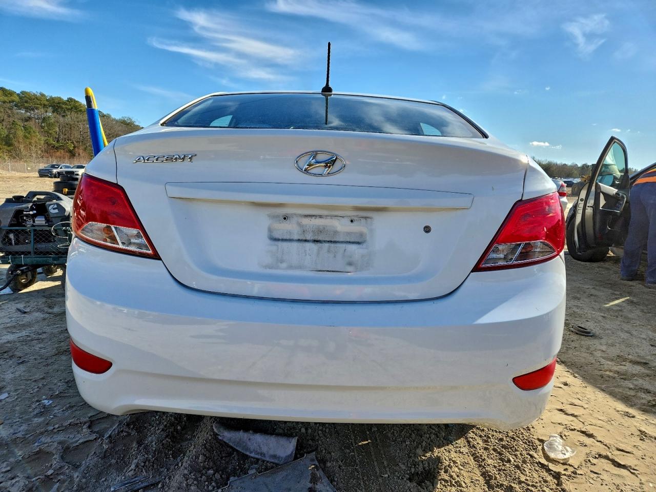2017 HYUNDAI ACCENT SE photo 6