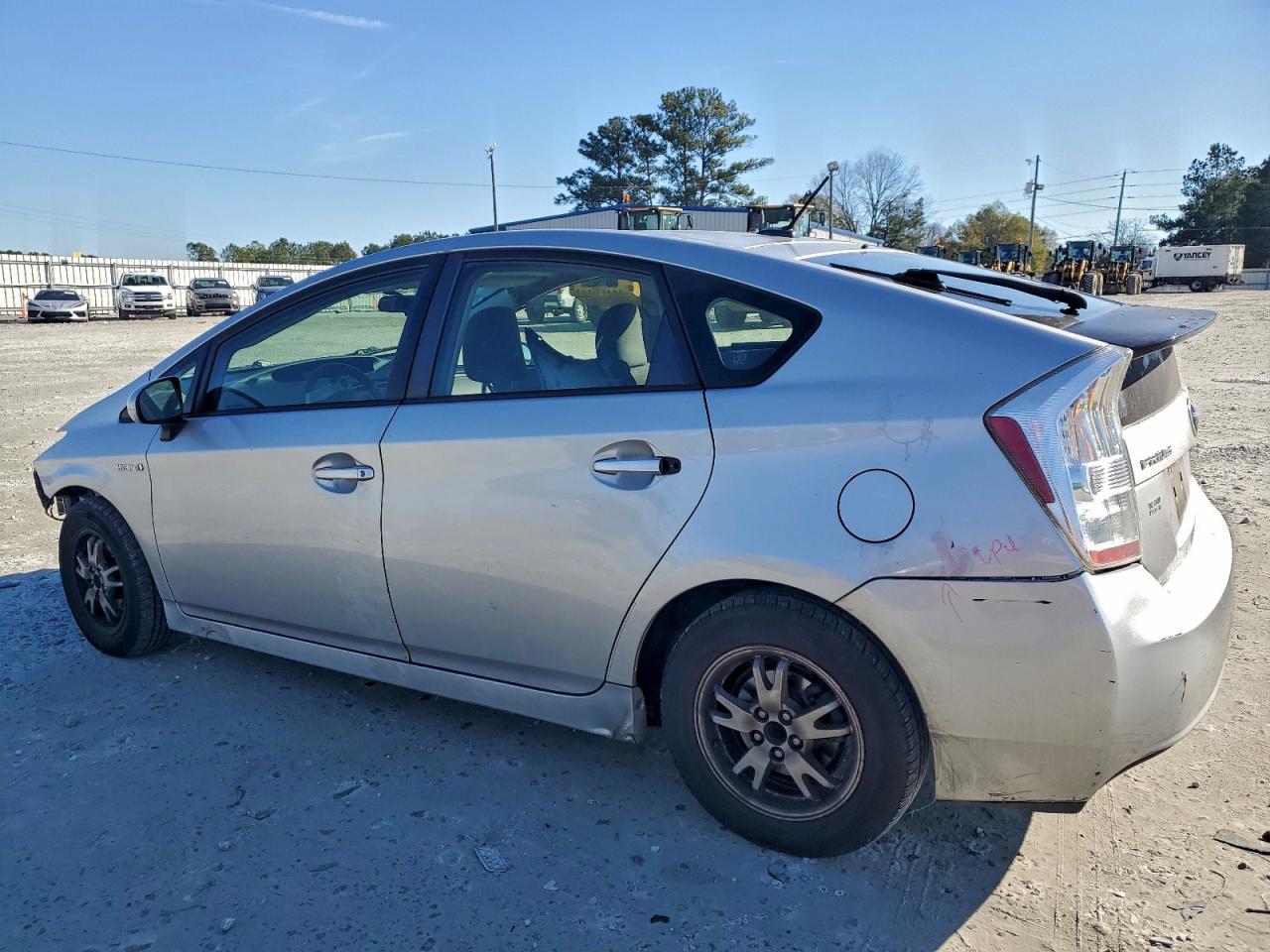 2011 TOYOTA PRIUS photo 2