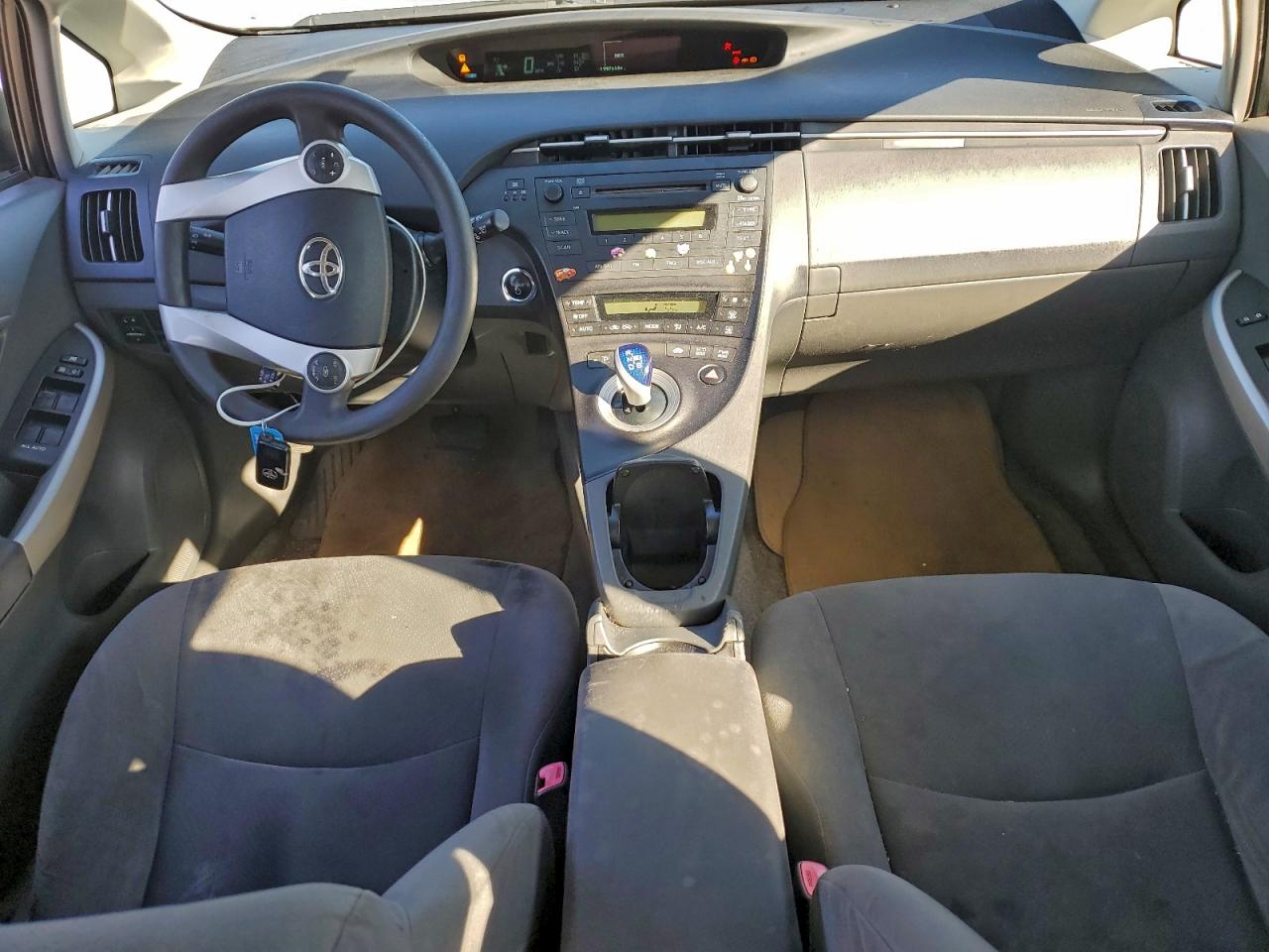 2011 TOYOTA PRIUS photo 8