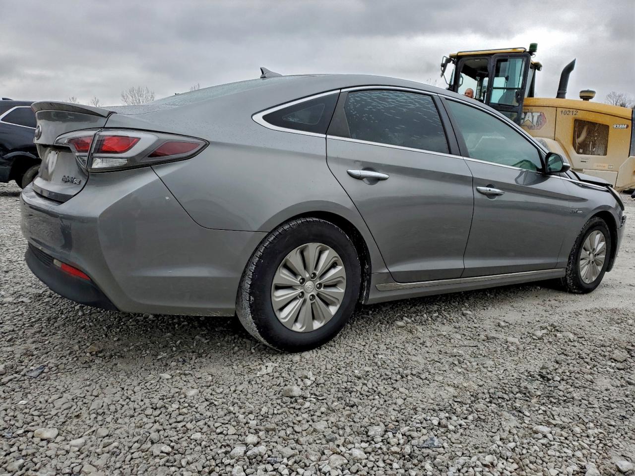 2017 HYUNDAI SONATA HYBRID photo 3