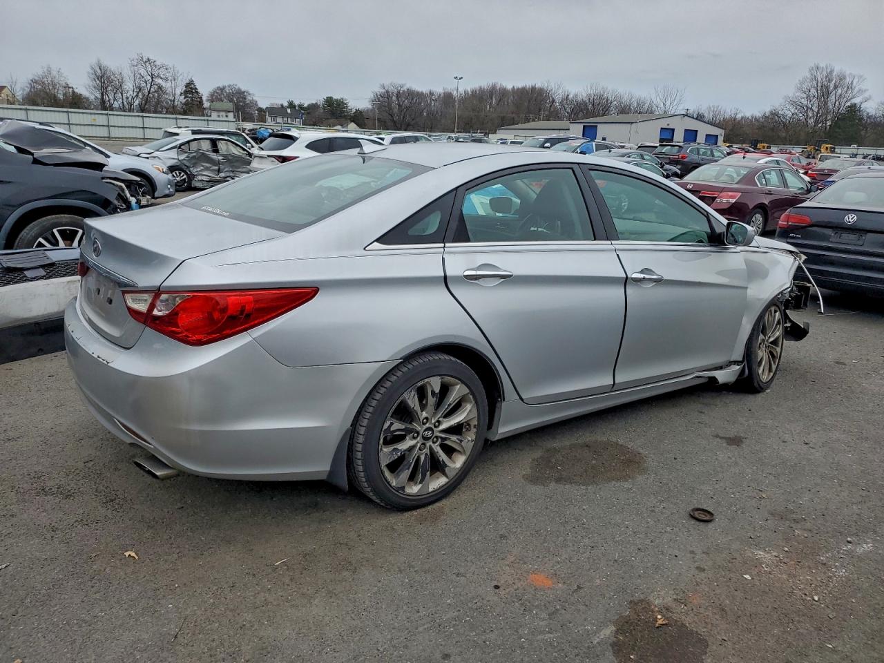 2012 HYUNDAI SONATA SE photo 3