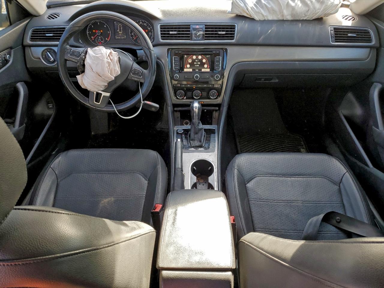 2014 VOLKSWAGEN PASSAT SE photo 8