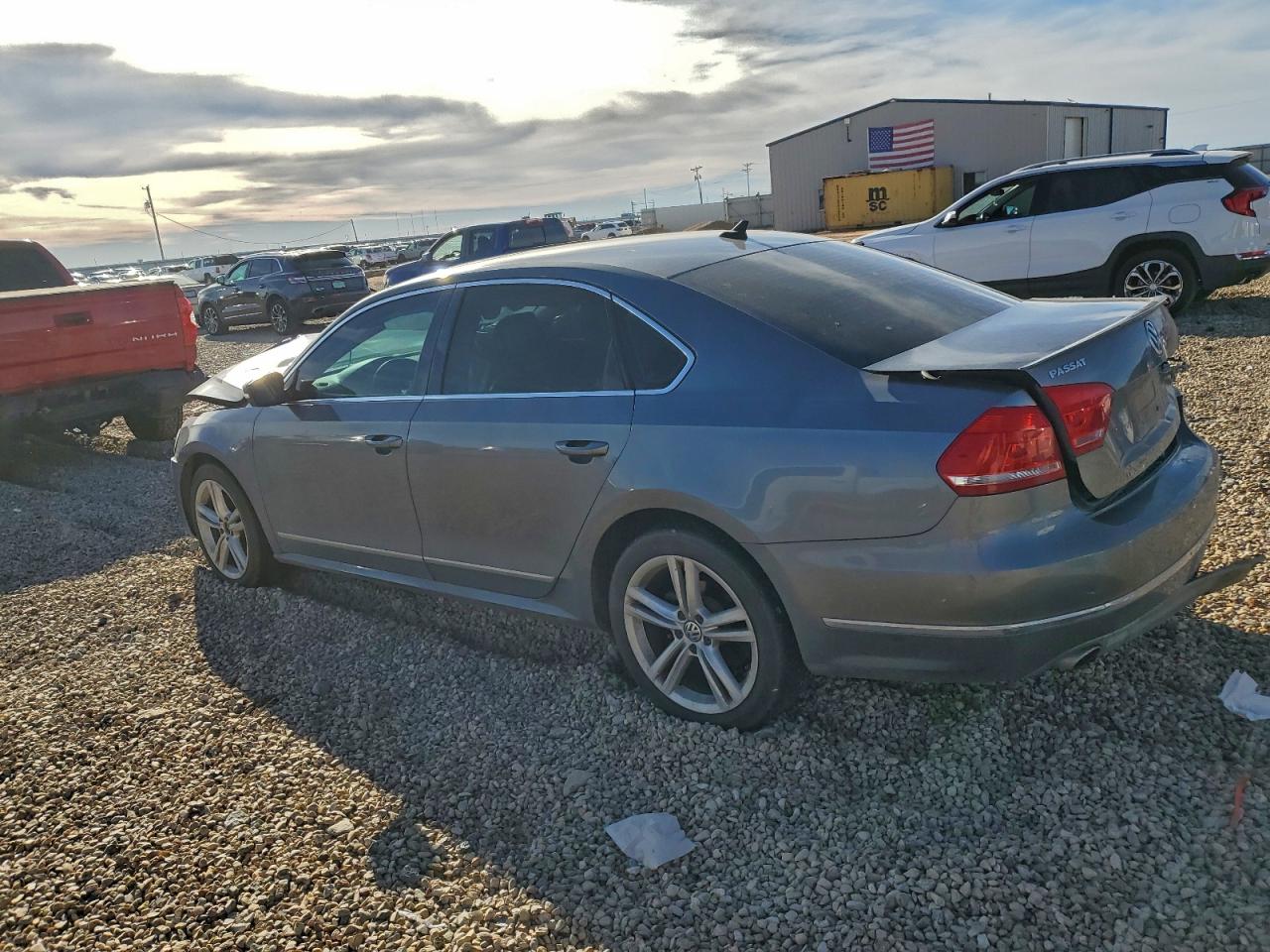 2014 VOLKSWAGEN PASSAT SE photo 2