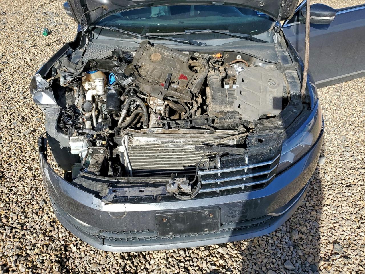2014 VOLKSWAGEN PASSAT SE photo 11