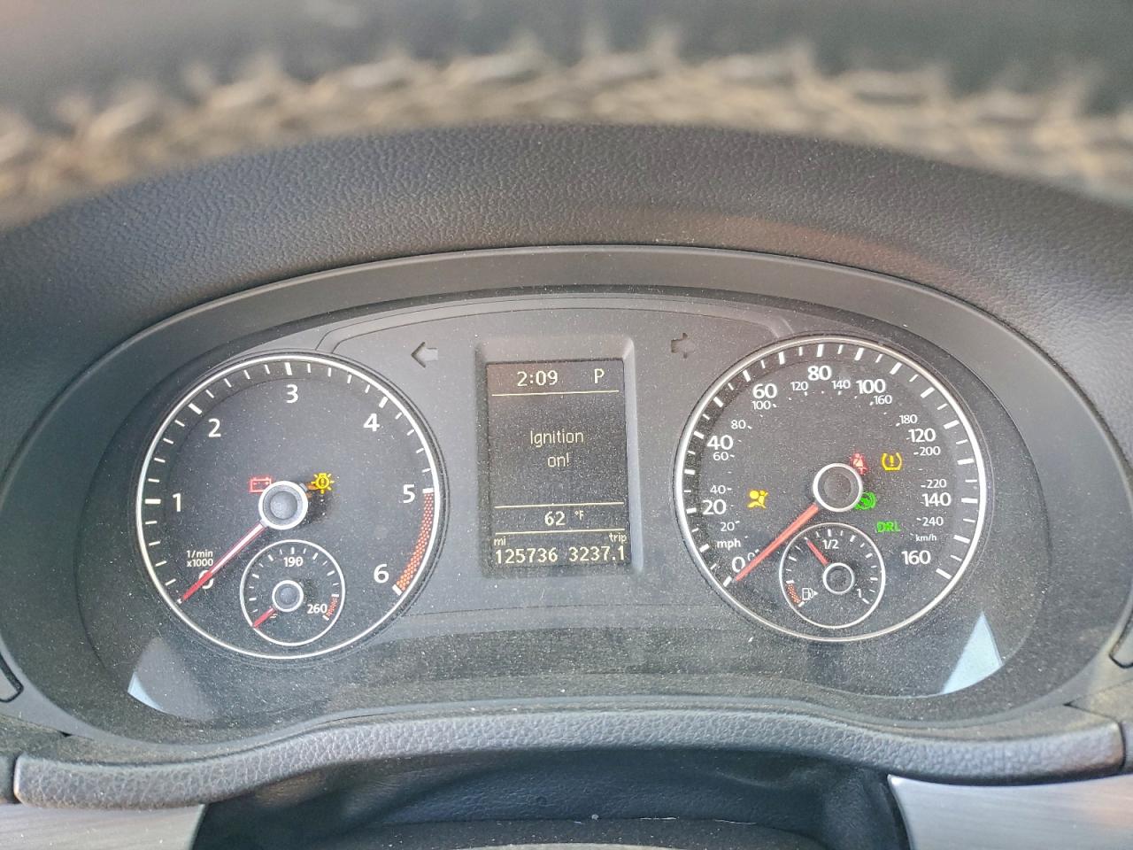 2014 VOLKSWAGEN PASSAT SE photo 9