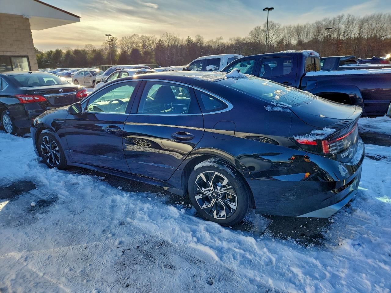 2024 HYUNDAI SONATA SEL photo 2
