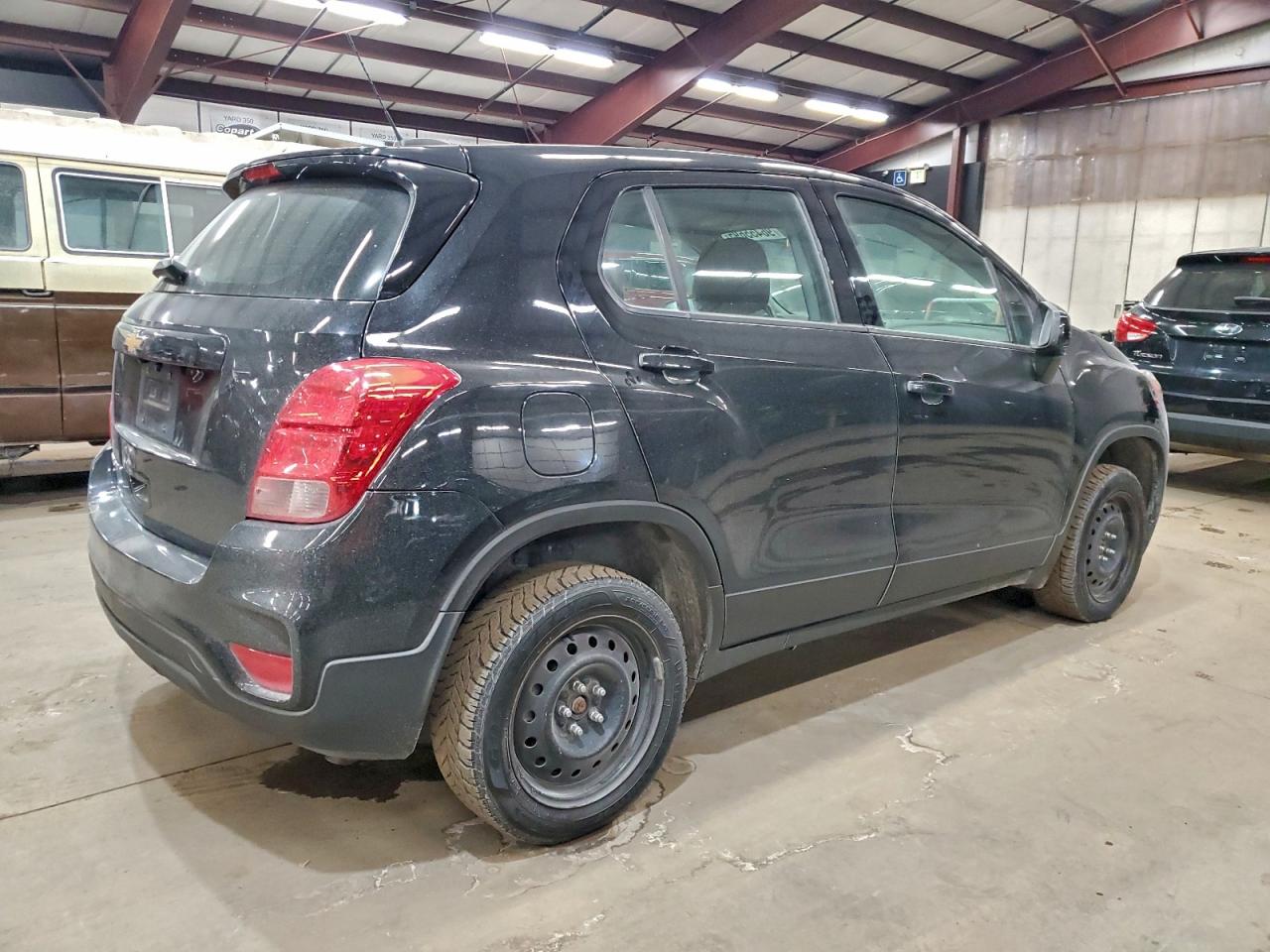 2019 CHEVROLET TRAX LS photo 3