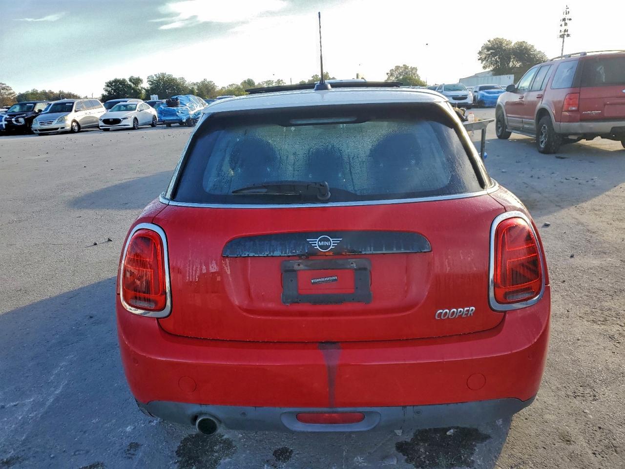 2019 MINI COOPER photo 6
