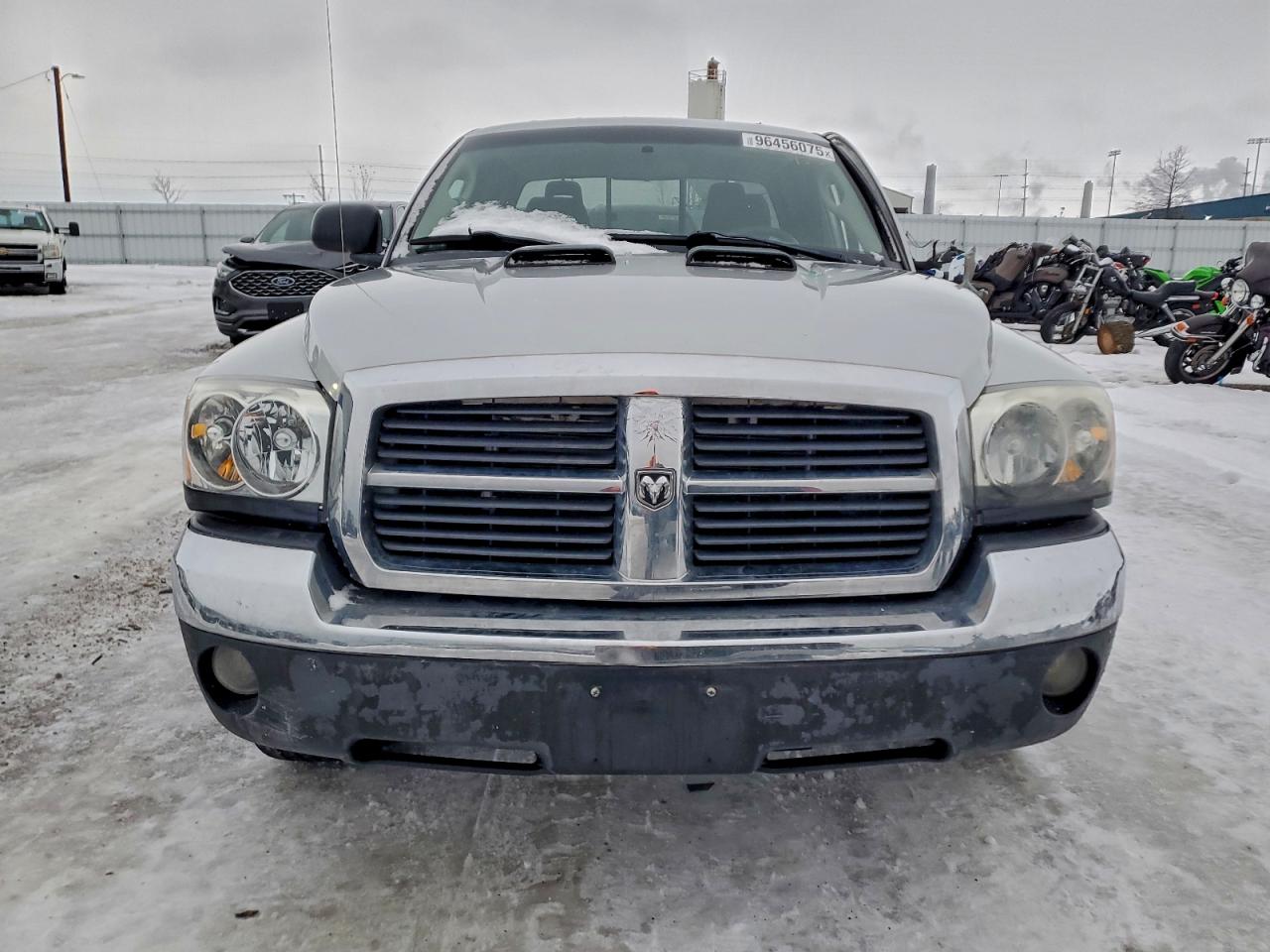 2005 DODGE DAKOTA SLT photo 5