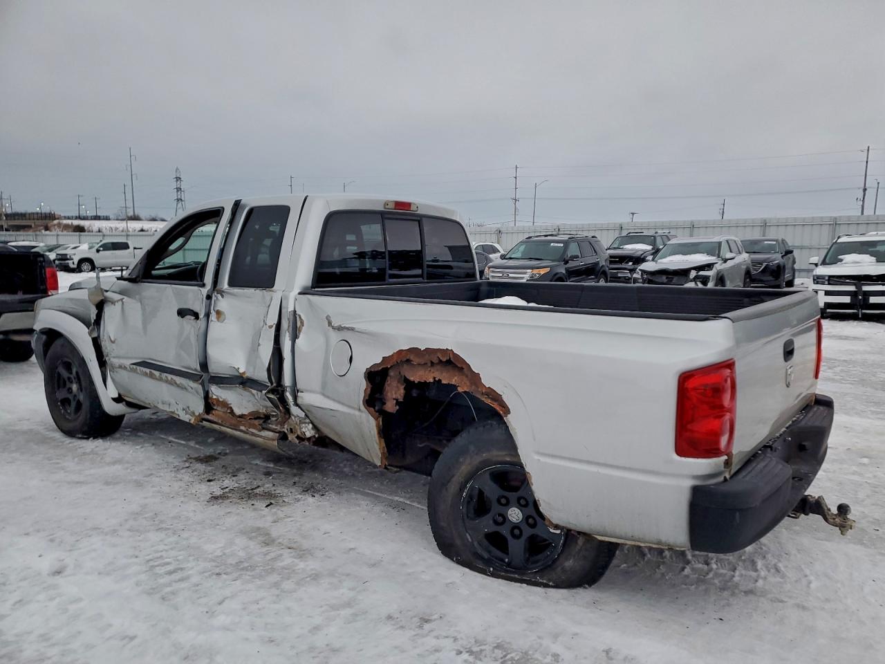 2005 DODGE DAKOTA SLT photo 2