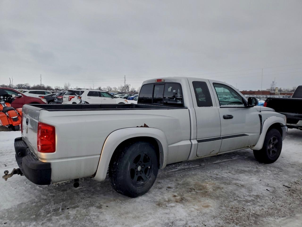 2005 DODGE DAKOTA SLT photo 3