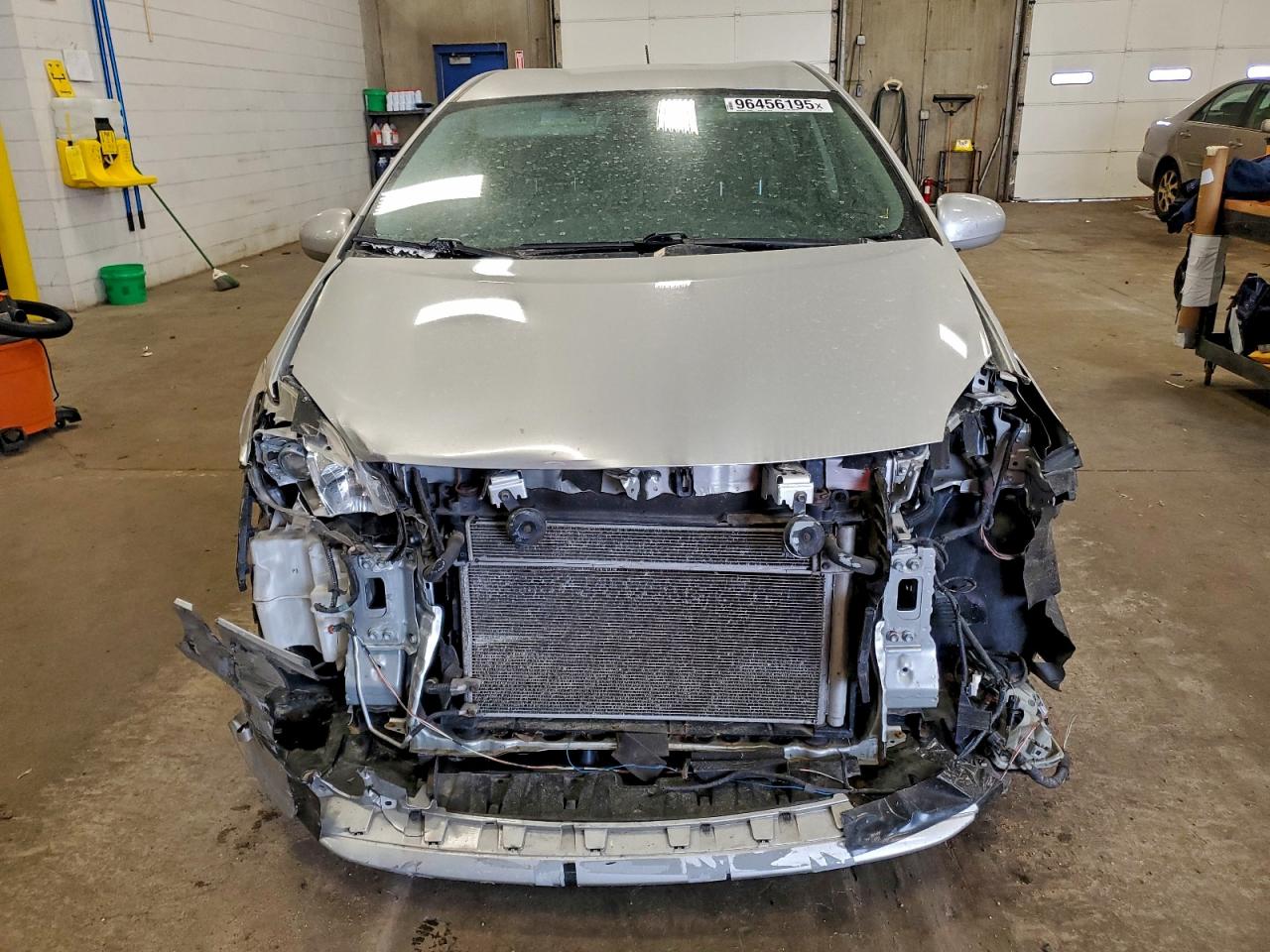 2012 TOYOTA PRIUS photo 5