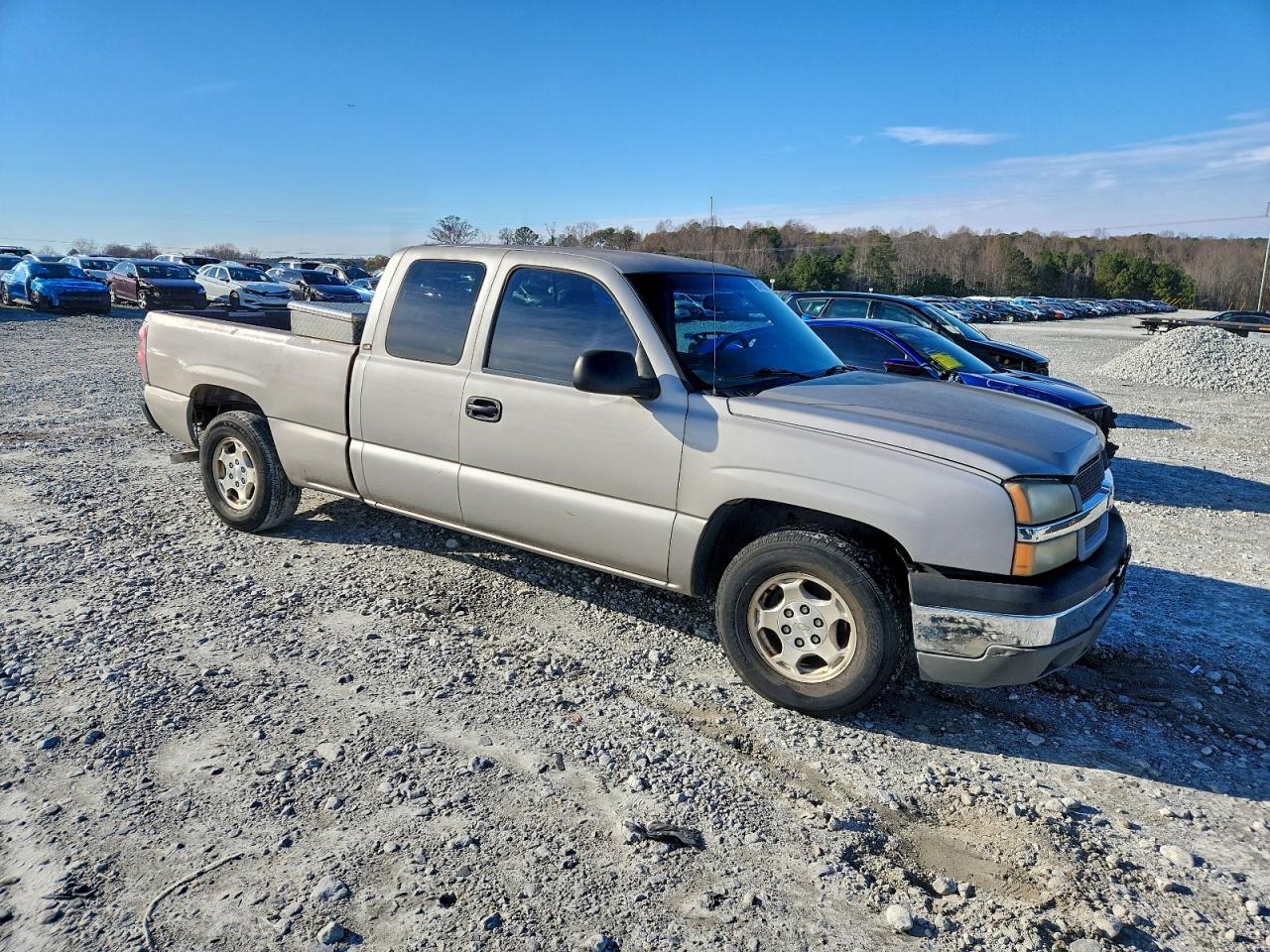 2004 CHEVROLET SILVERADO C1500 photo 4