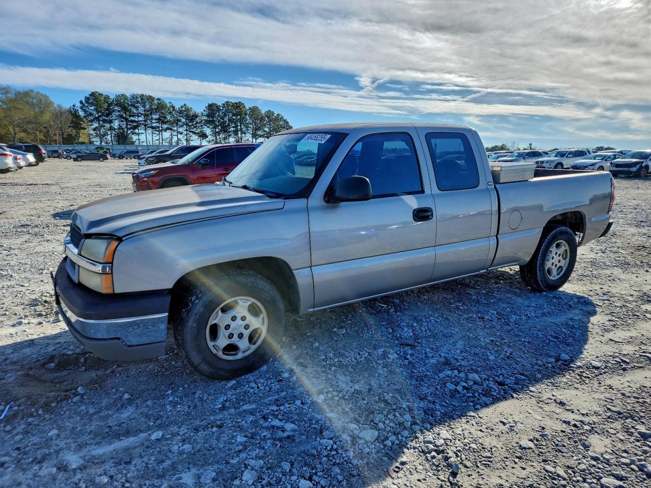 2004 CHEVROLET SILVERADO C1500 — MINOR DENT/SCRATCHES damage — photo 1