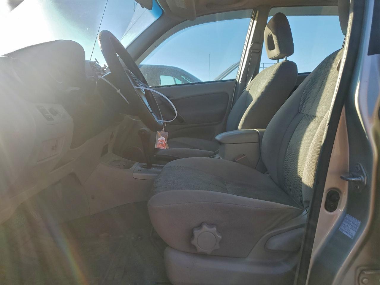 2002 TOYOTA RAV4 photo 7