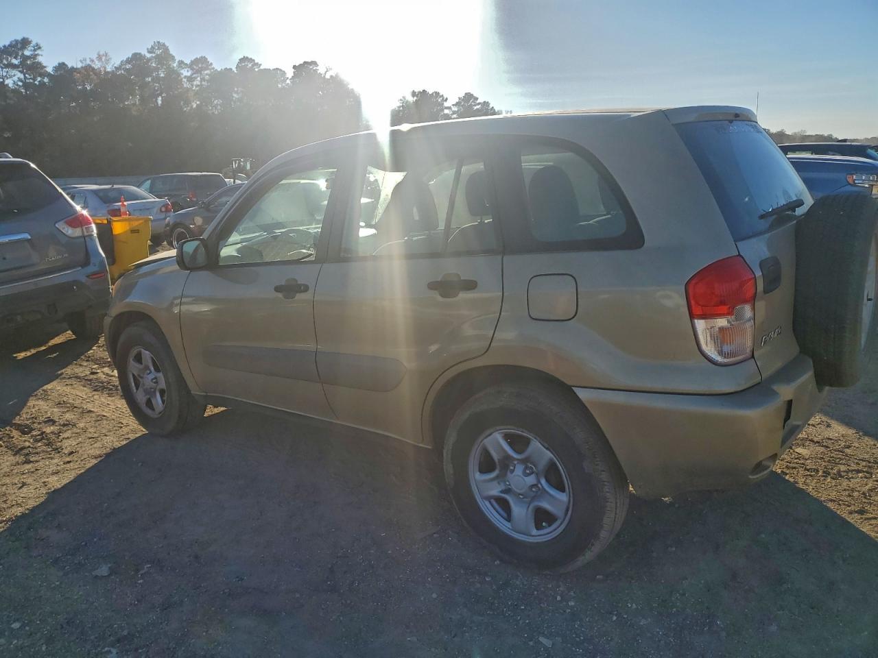 2002 TOYOTA RAV4 photo 2