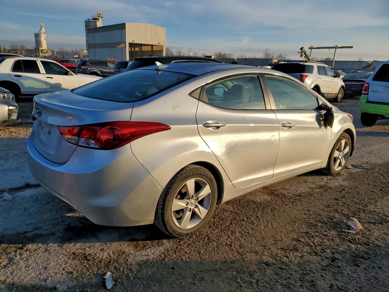 2013 HYUNDAI ELANTRA photo 3