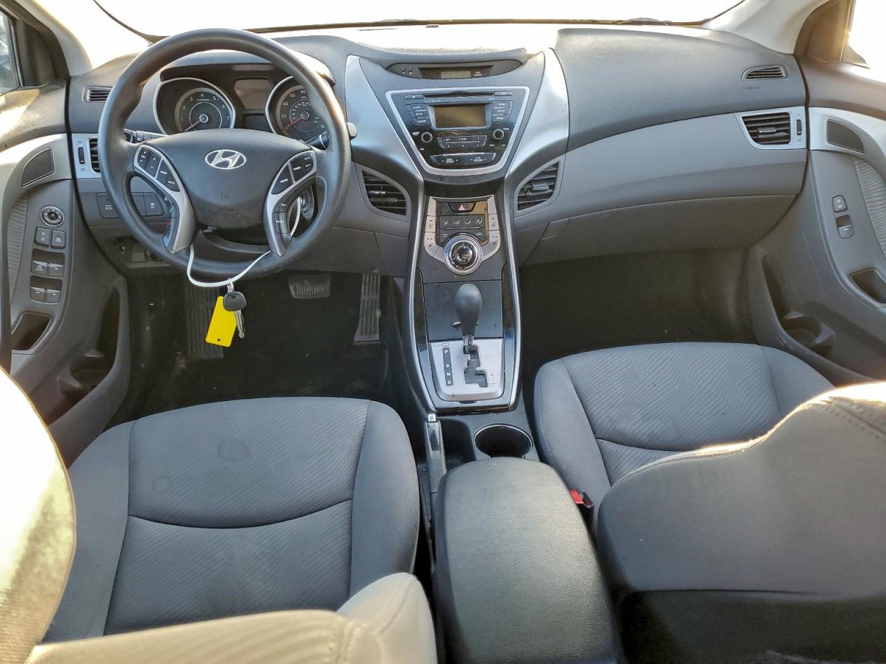 2013 HYUNDAI ELANTRA photo 8