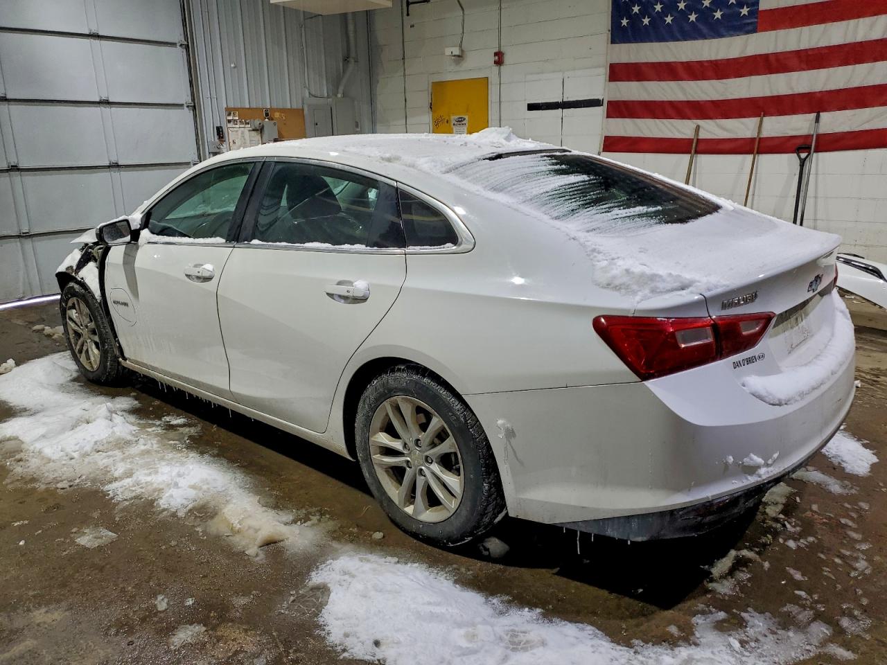 2016 CHEVROLET MALIBU LT photo 2