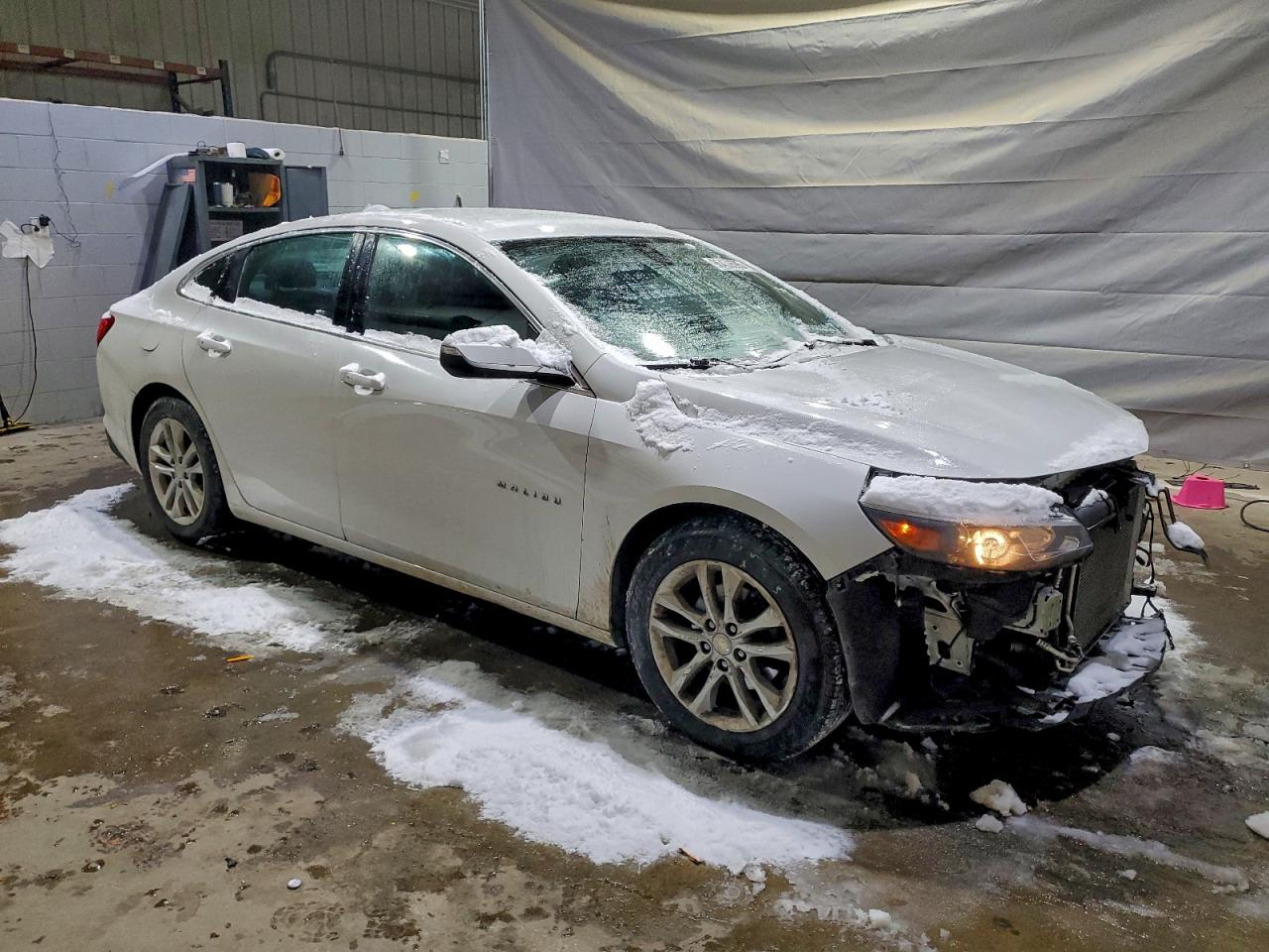 2016 CHEVROLET MALIBU LT photo 4