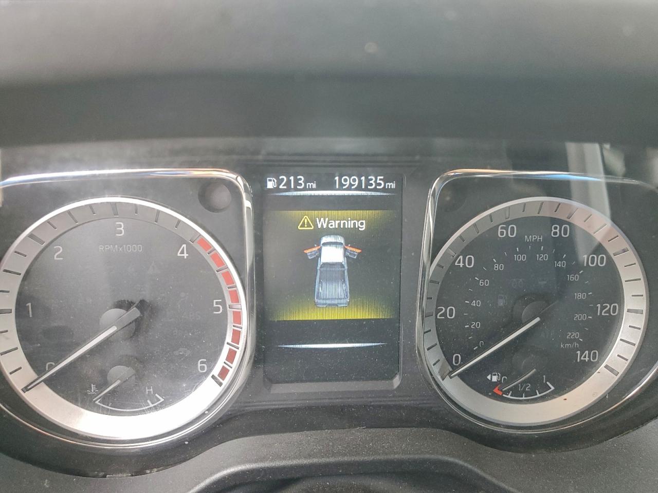 2017 NISSAN TITAN XD SL photo 17