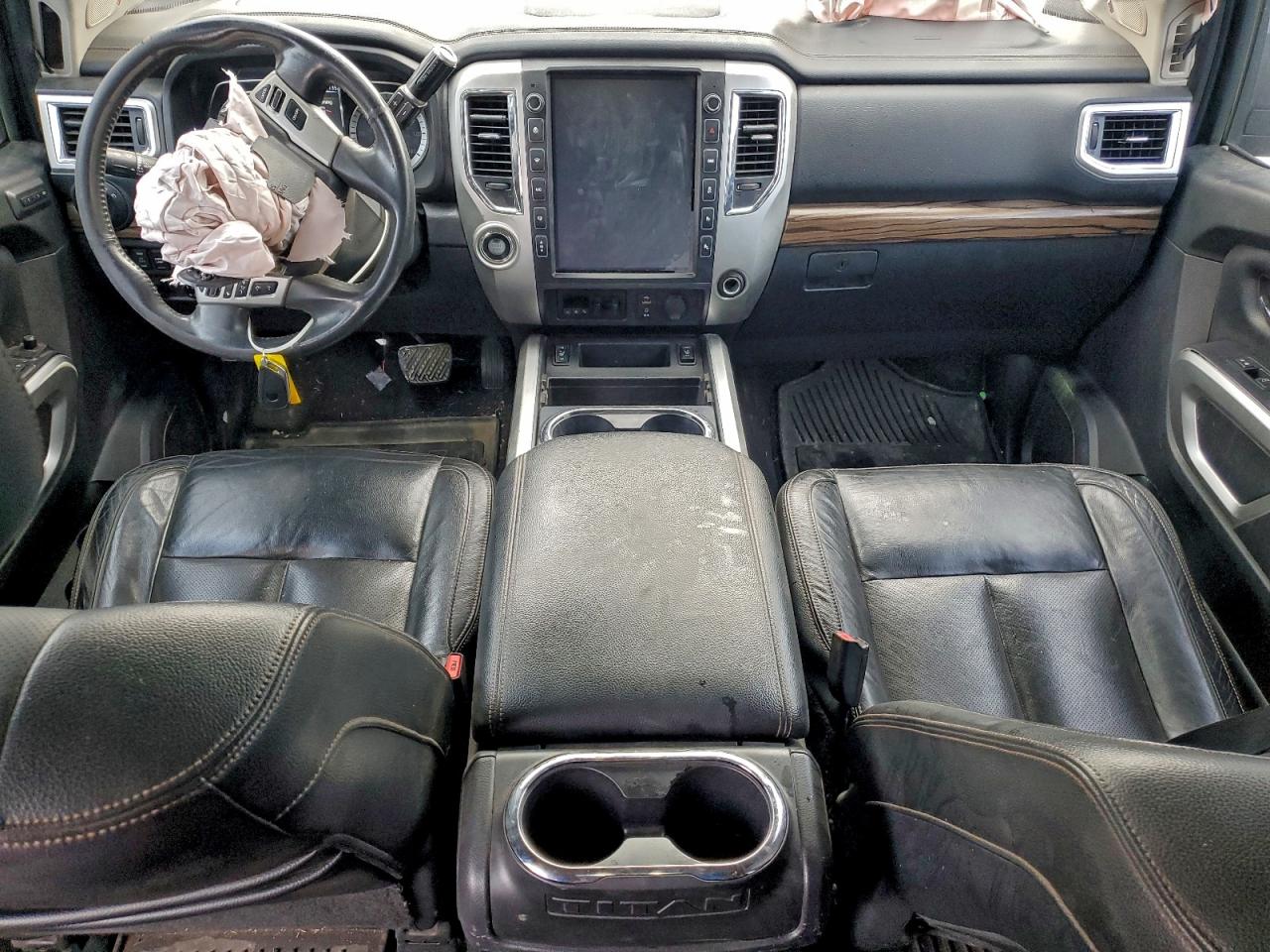 2017 NISSAN TITAN XD SL photo 15