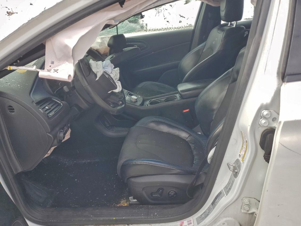 2015 CHRYSLER 200 S photo 7