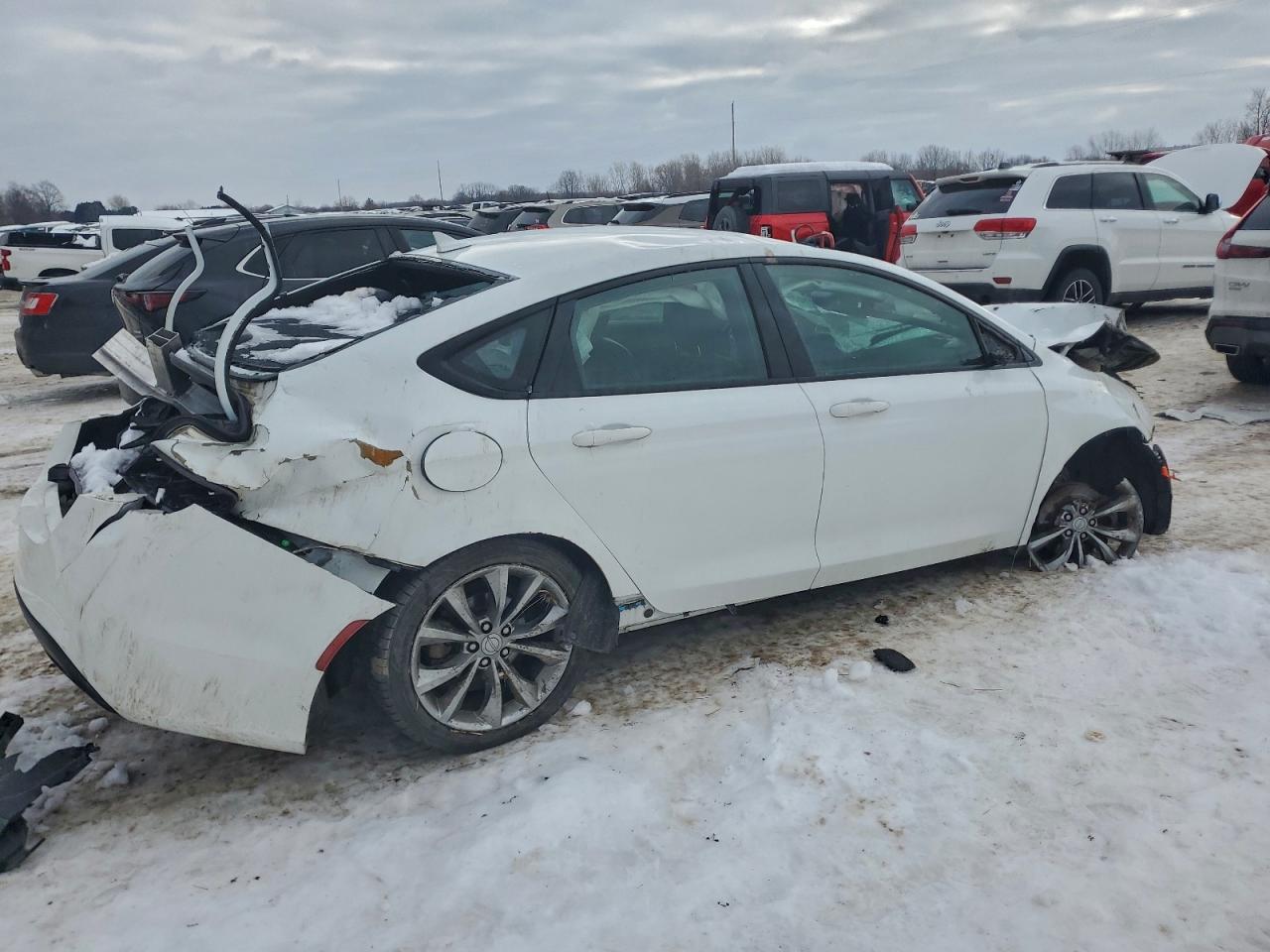 2015 CHRYSLER 200 S photo 3