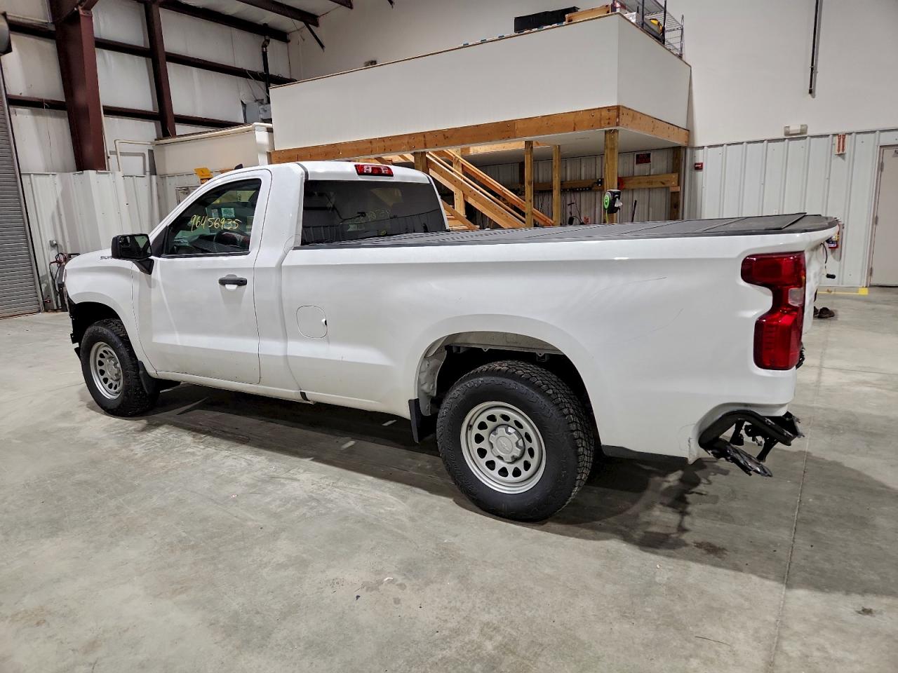 2024 CHEVROLET SILVERADO C1500 photo 2
