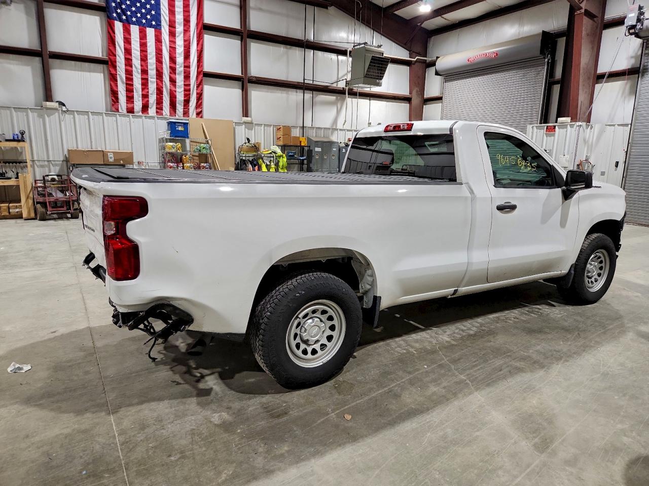 2024 CHEVROLET SILVERADO C1500 photo 3