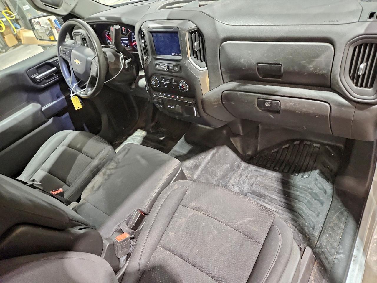 2024 CHEVROLET SILVERADO C1500 photo 8
