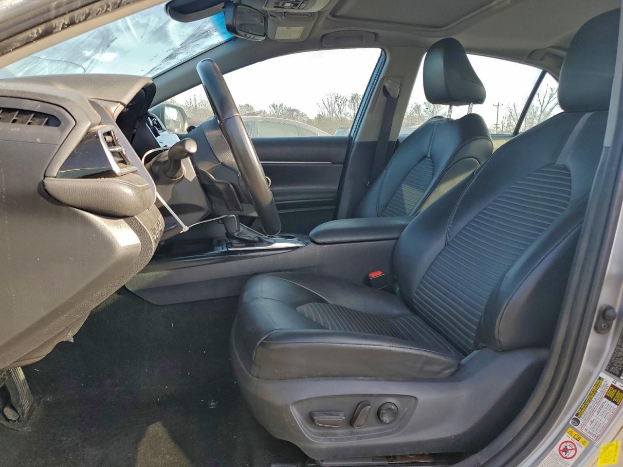 2018 TOYOTA CAMRY L photo 7