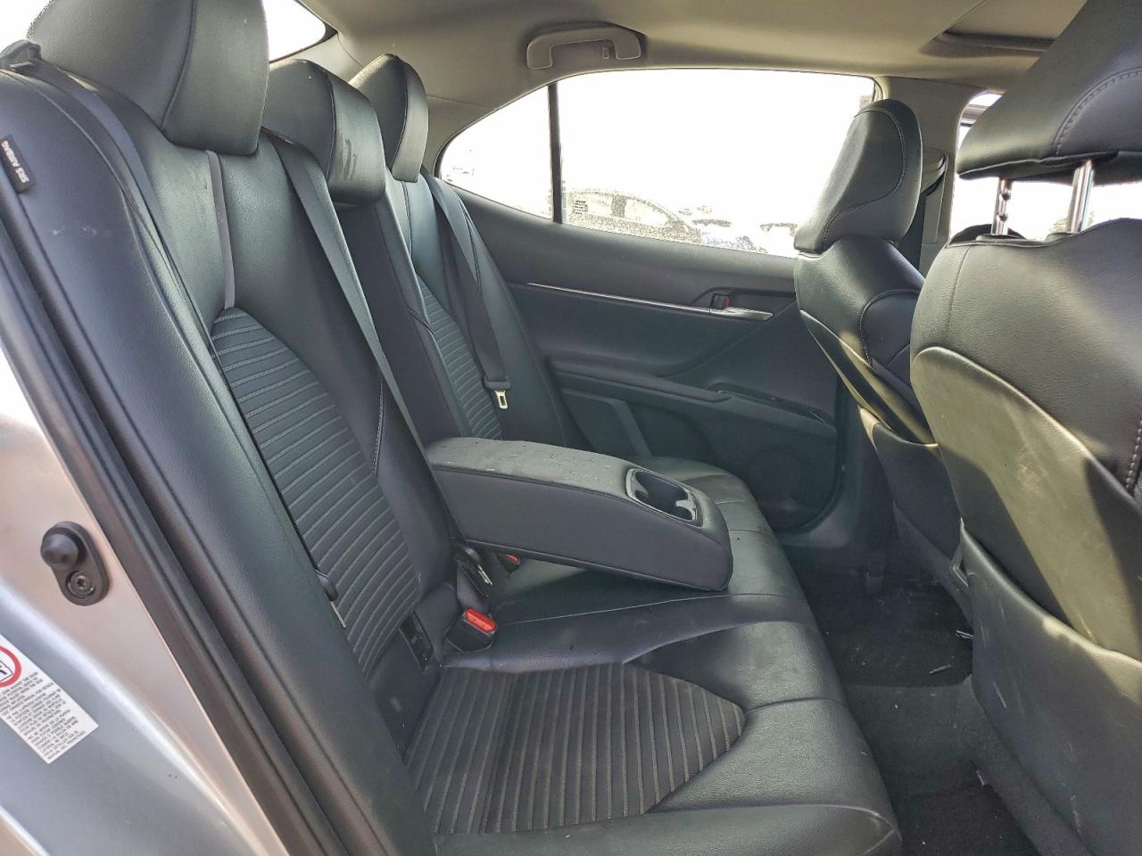 2018 TOYOTA CAMRY L photo 10