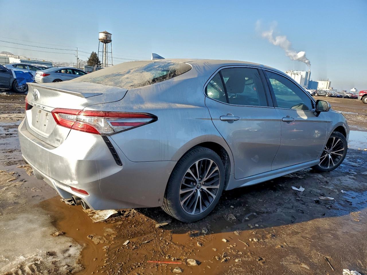 2018 TOYOTA CAMRY L photo 3