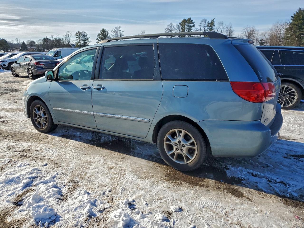 2006 TOYOTA SIENNA XLE photo 2