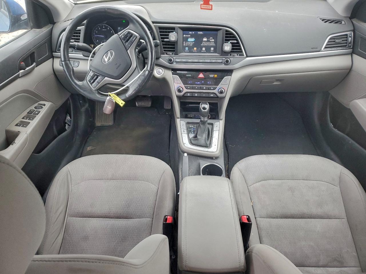 2017 HYUNDAI ELANTRA SE photo 8