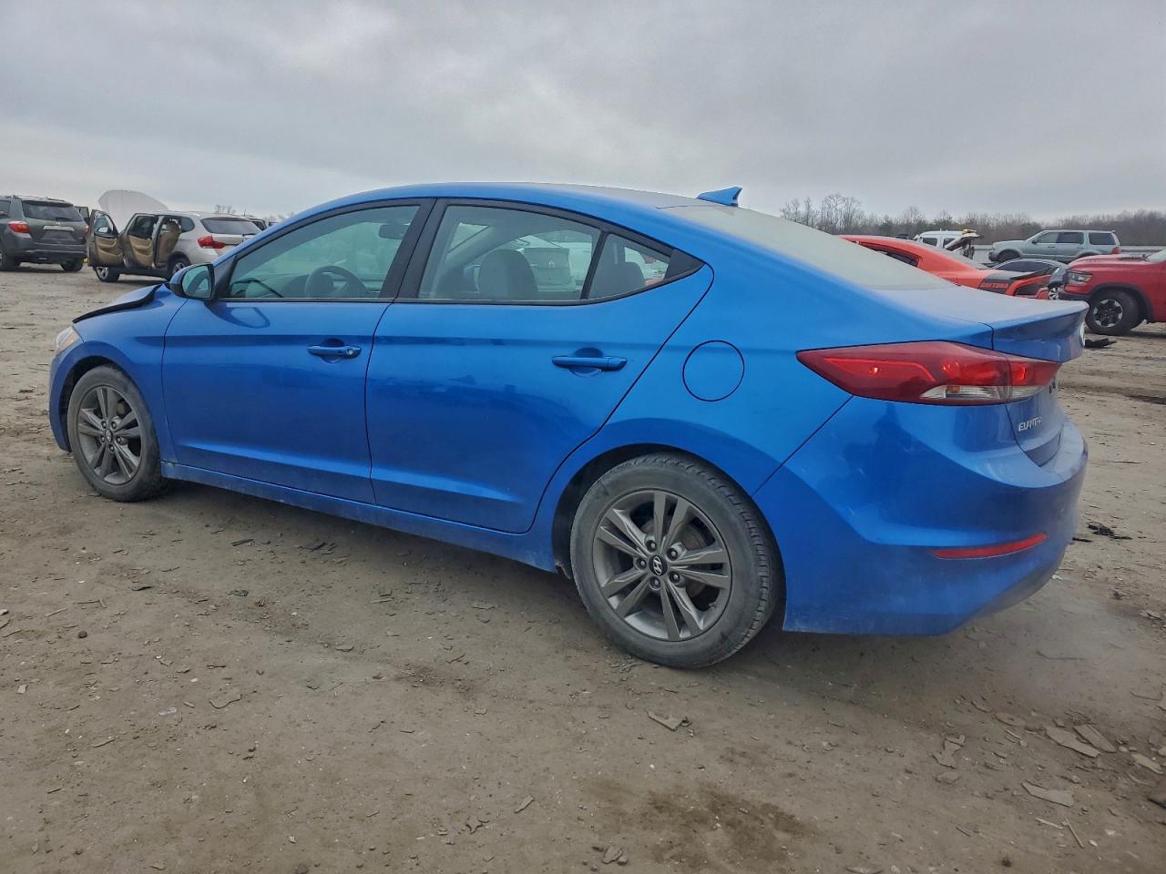 2017 HYUNDAI ELANTRA SE photo 2