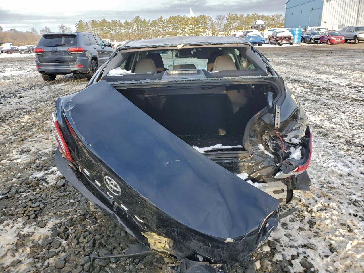 2018 TOYOTA CAMRY L photo 11
