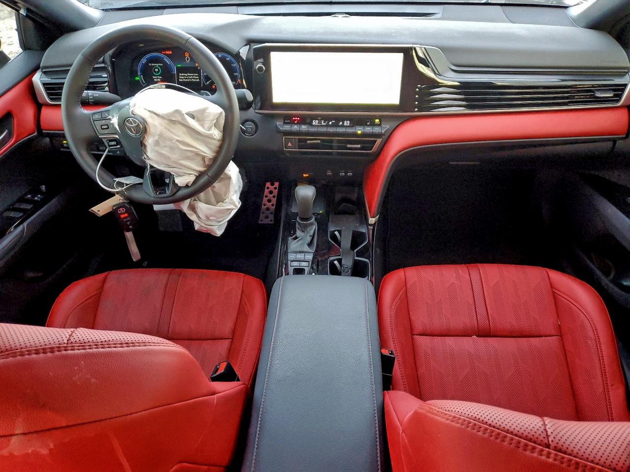 2025 TOYOTA CAMRY XSE photo 8