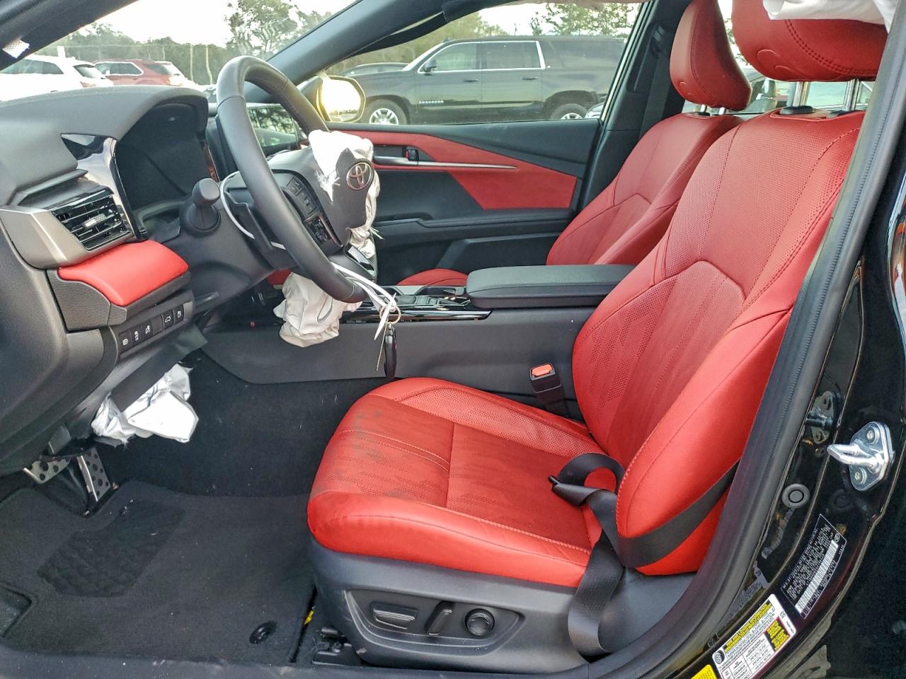2025 TOYOTA CAMRY XSE photo 7