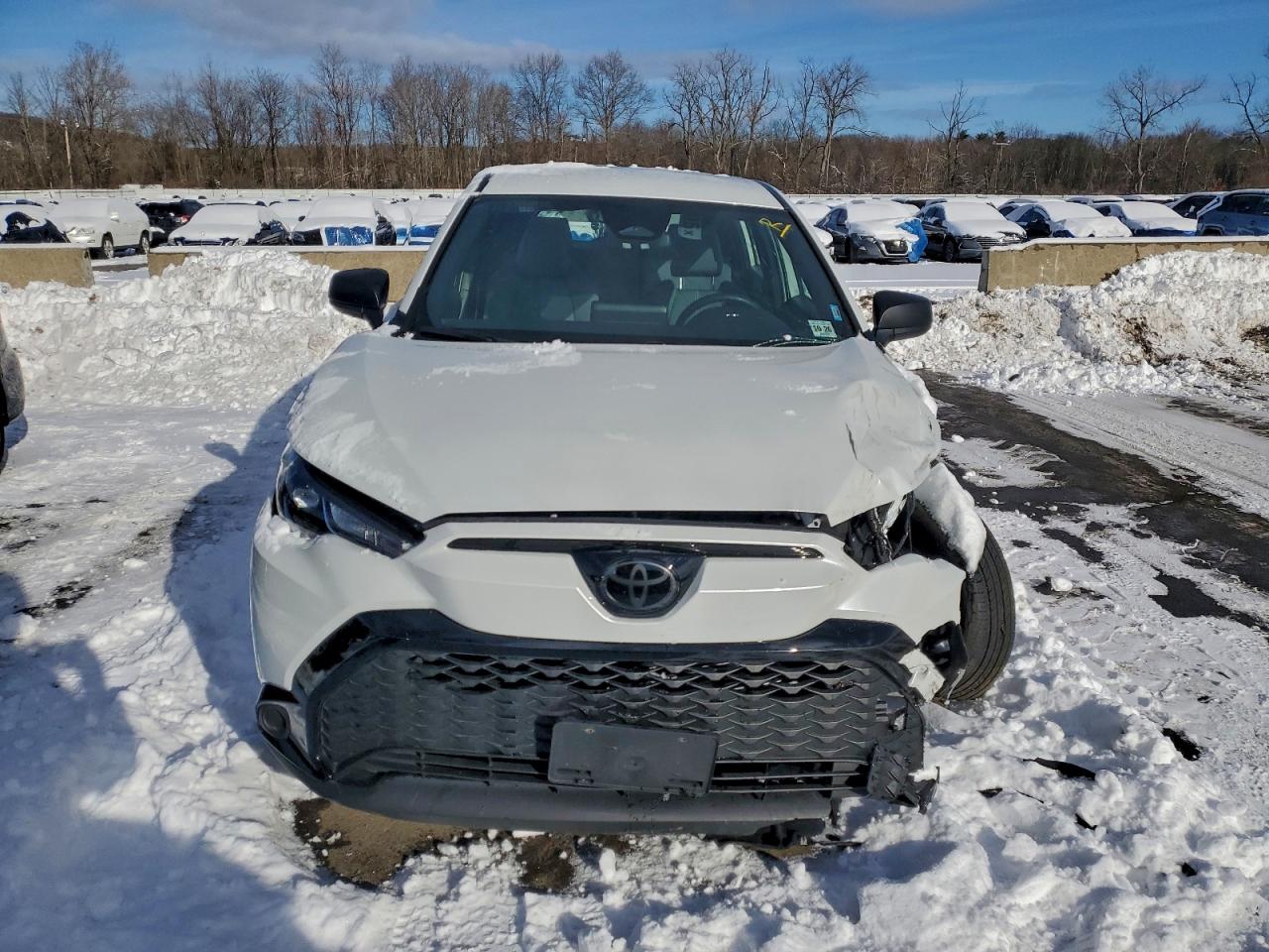 2025 TOYOTA COROLLA CROSS SE photo 5