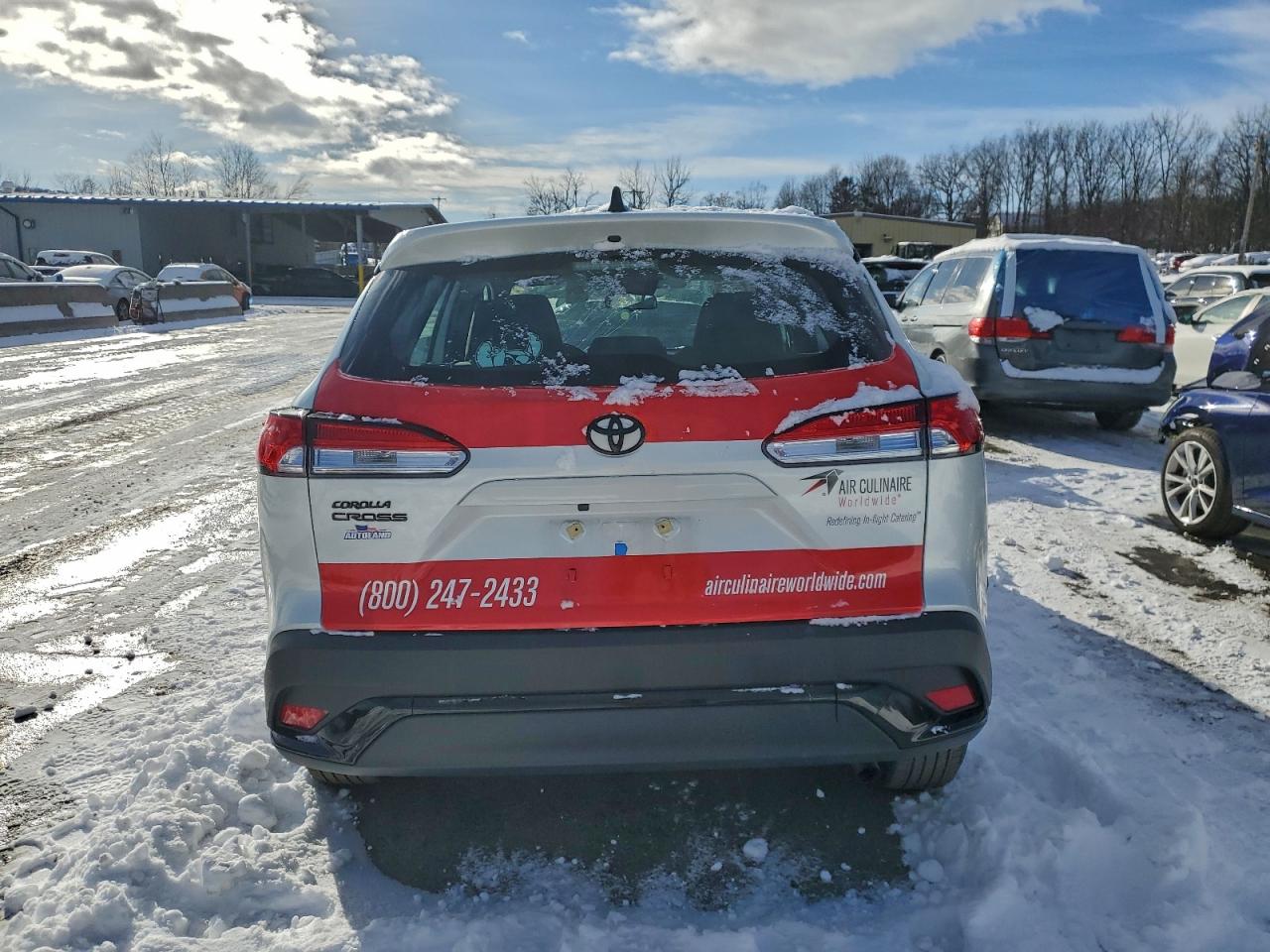 2025 TOYOTA COROLLA CROSS SE photo 6
