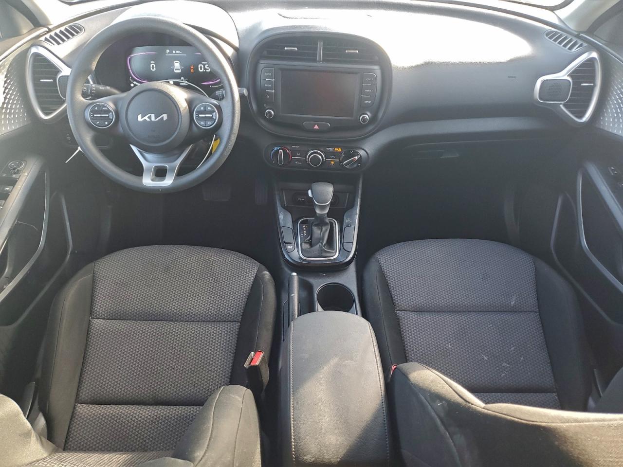 2025 KIA SOUL LX photo 8