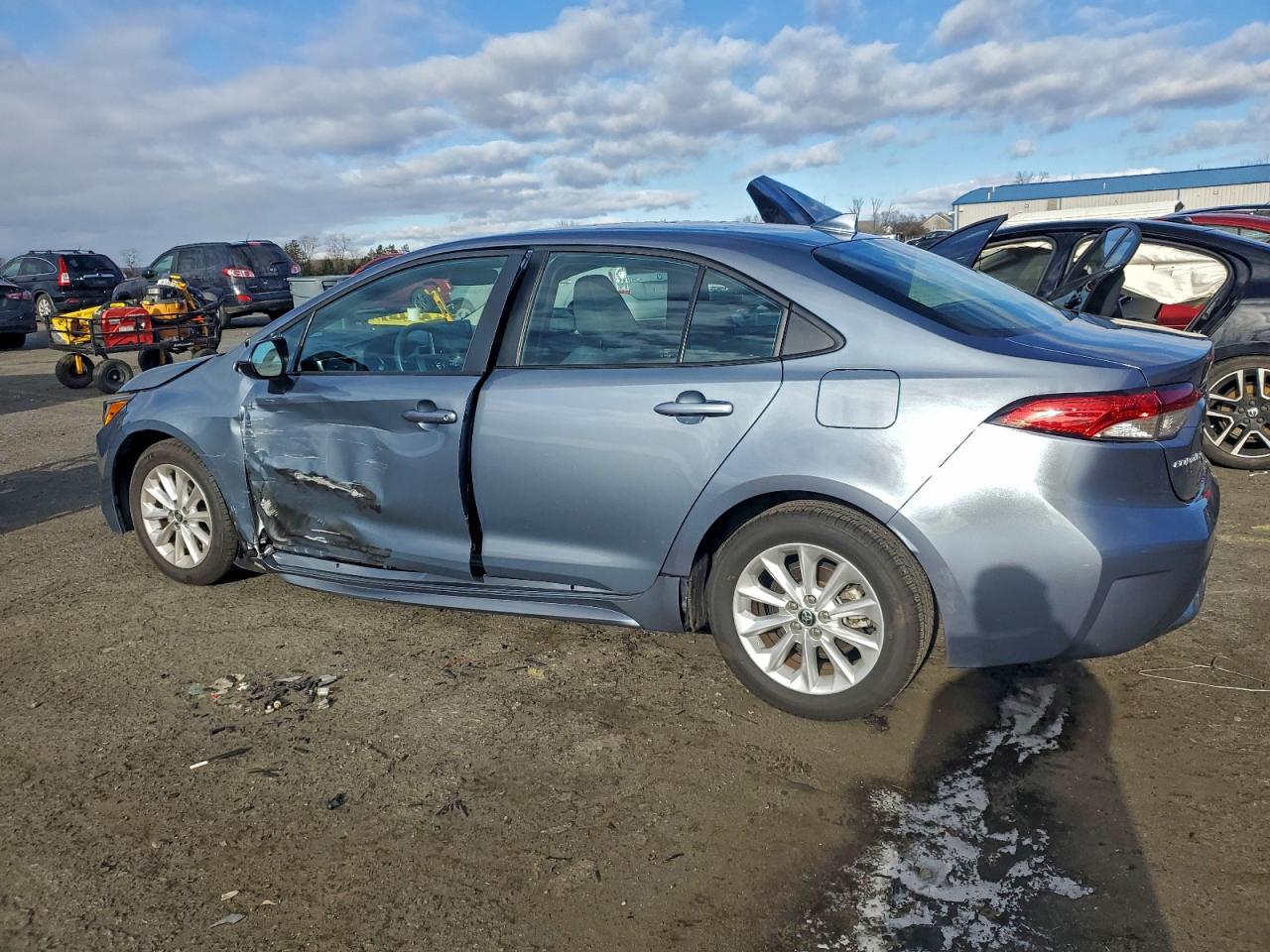 2020 TOYOTA COROLLA LE photo 2