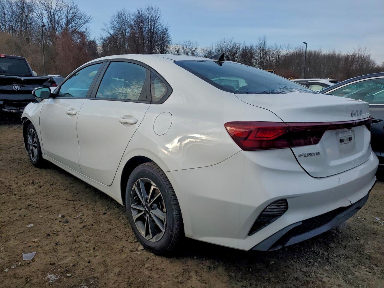 2024 KIA FORTE LXS photo 2