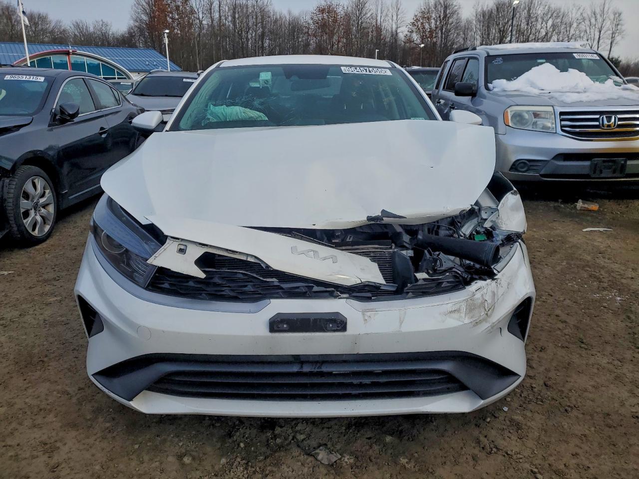 2024 KIA FORTE LXS photo 5