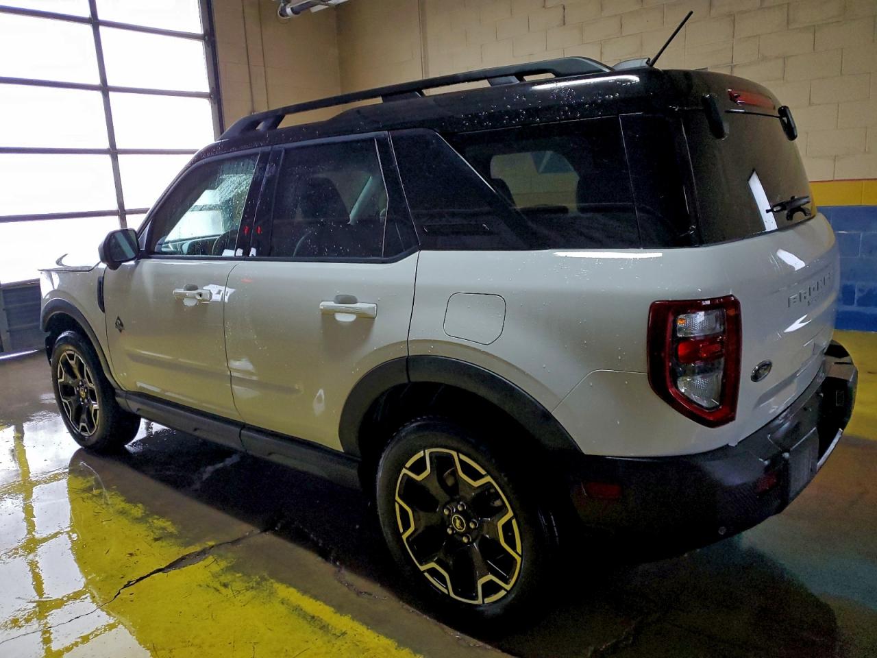 2025 FORD BRONCO SPORT OUTER BANKS photo 2